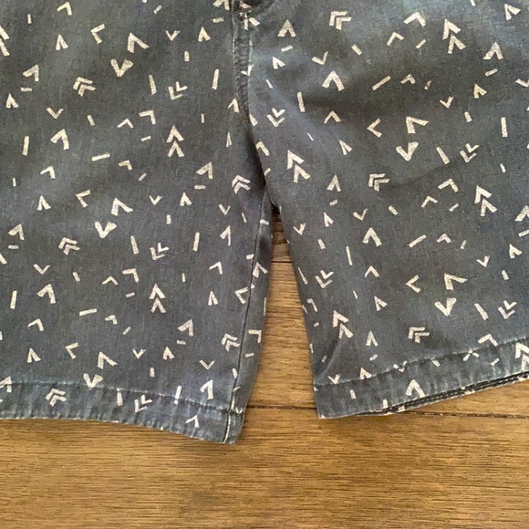 Pair of Abercrombie kids boys patterned shorts - Picture 5 of 5